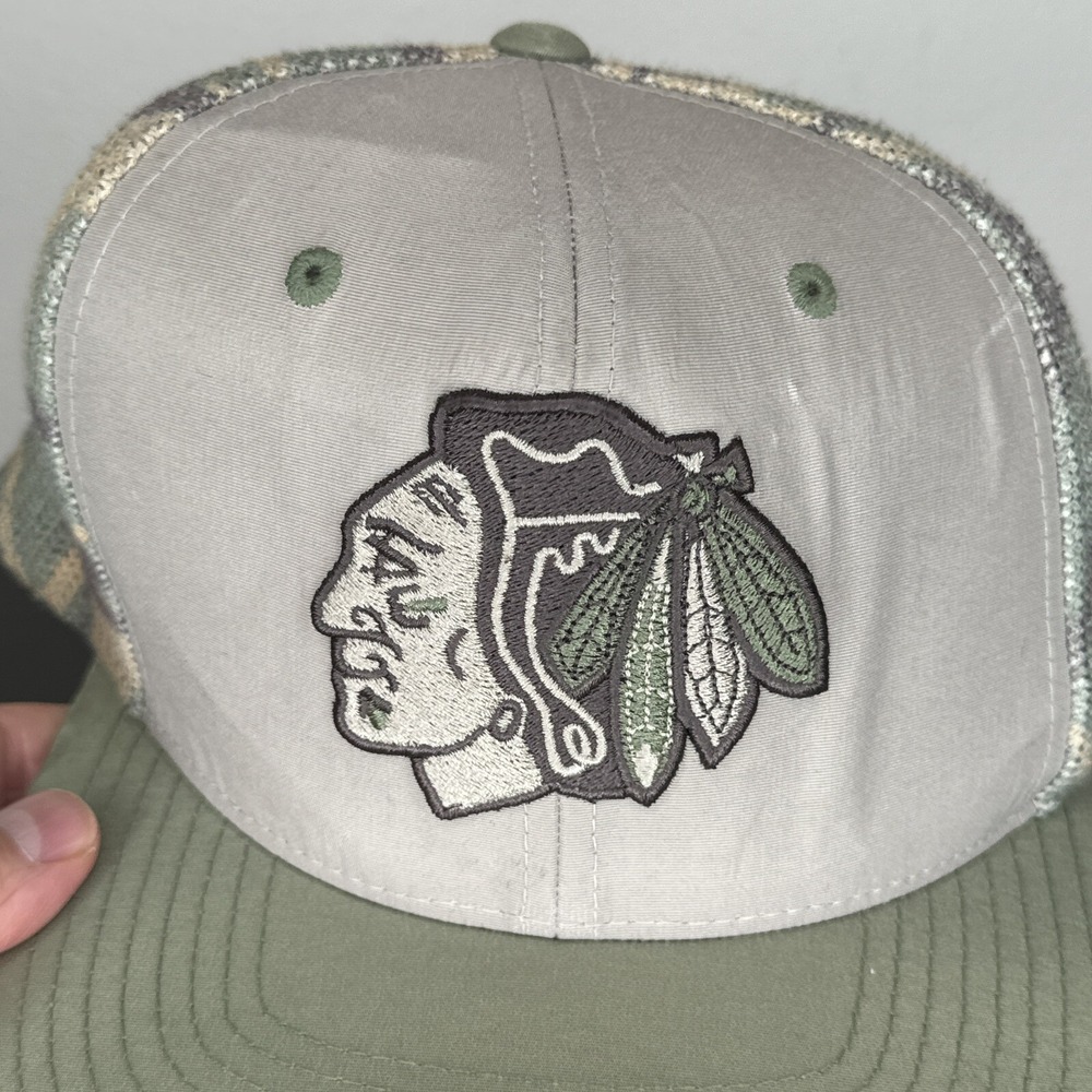 Mitchell & Ness Chicago Blackhawks Trucker Hat Leather Strapback NHL Cap - Picture 2 of 11